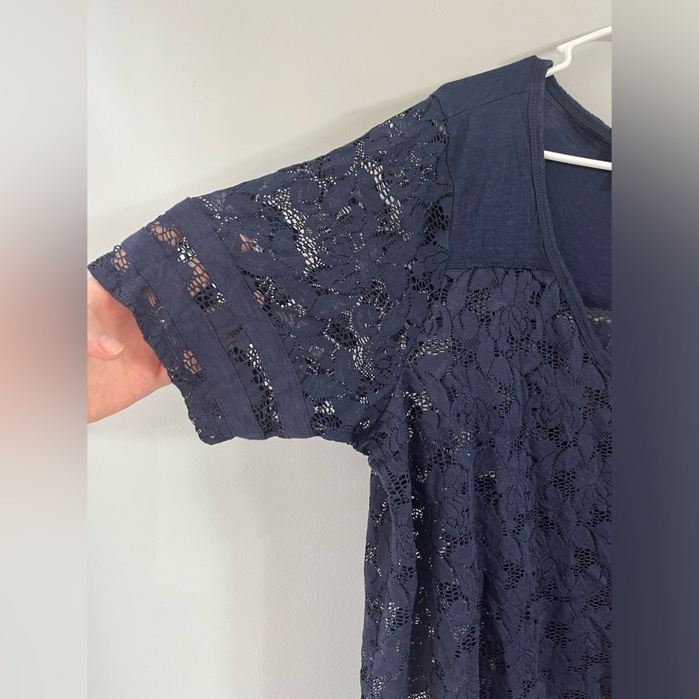 Torrid size 3 (3x) navy blue lace all over short sleeve blouse - Picture 4 of 6